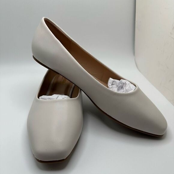 CUSHIONAIRE Women's Flat with +Memory Foam 8 WIDE IVORY - Picture 6 of 7